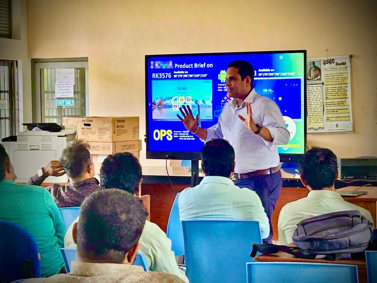 Hands-on product briefing session for Sri Lankan school staff with Riotouch RK3576 and RK3588